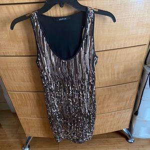 Sequin dress by Ark & Co in size small for 25$ great condition
